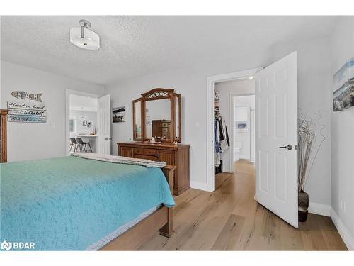 38 Fatima Court, Wasaga Beach, ON - Indoor Photo Showing Bedroom