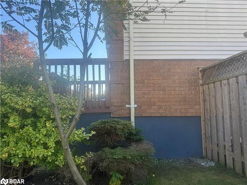 Upper-48 Porritt Street, Barrie, ON - Outdoor