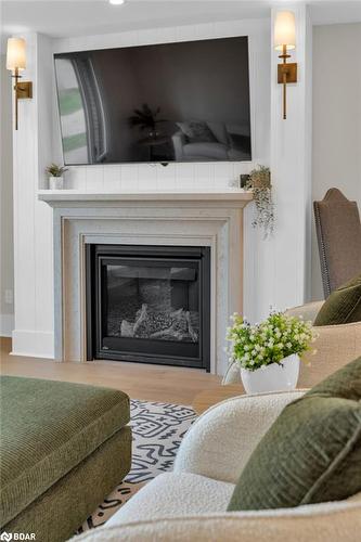 254 Cook Street, Barrie, ON - Indoor Photo Showing Living Room With Fireplace