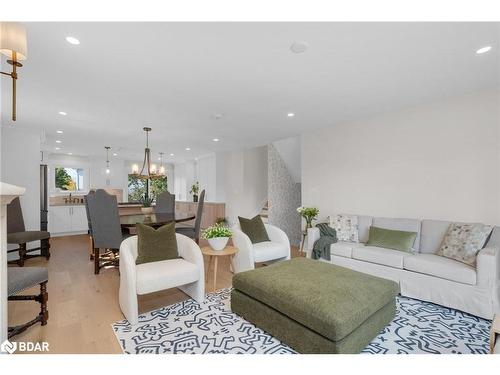 254 Cook Street, Barrie, ON - Indoor Photo Showing Living Room