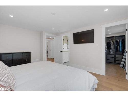 254 Cook Street, Barrie, ON - Indoor Photo Showing Bedroom