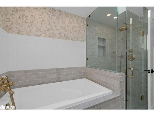 254 Cook Street, Barrie, ON - Indoor Photo Showing Bathroom