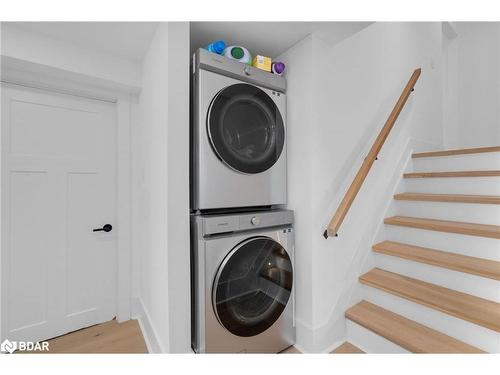 254 Cook Street, Barrie, ON - Indoor Photo Showing Laundry Room