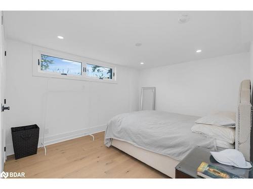 254 Cook Street, Barrie, ON - Indoor Photo Showing Bedroom