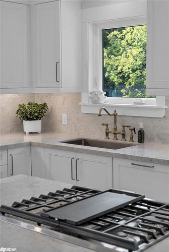 254 Cook Street, Barrie, ON - Indoor Photo Showing Kitchen