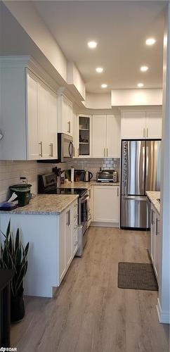 33 Churchlea Mews, Orillia, ON - Indoor Photo Showing Kitchen