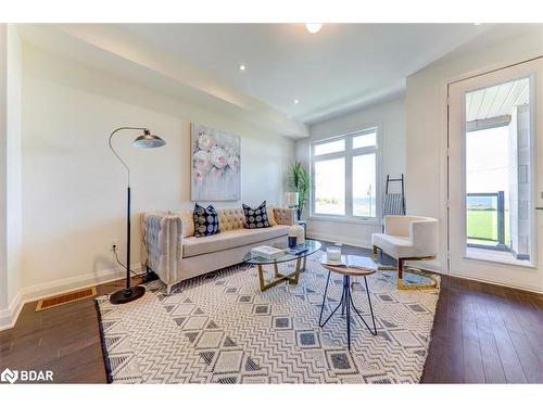 823 Port Darlington Road, Bowmanville, ON - Indoor Photo Showing Living Room