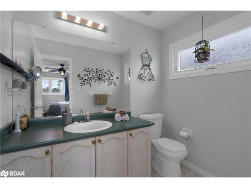 109 Copeman Crescent, Barrie, ON - Indoor Photo Showing Bathroom