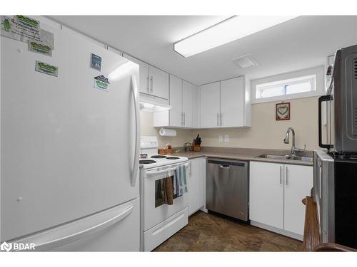 109 Copeman Crescent, Barrie, ON - Indoor Photo Showing Kitchen With Double Sink