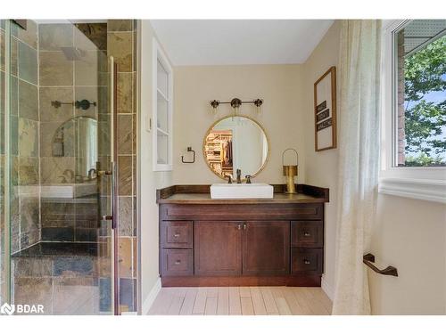 52 Mayfair Drive, Barrie, ON - Indoor Photo Showing Bathroom