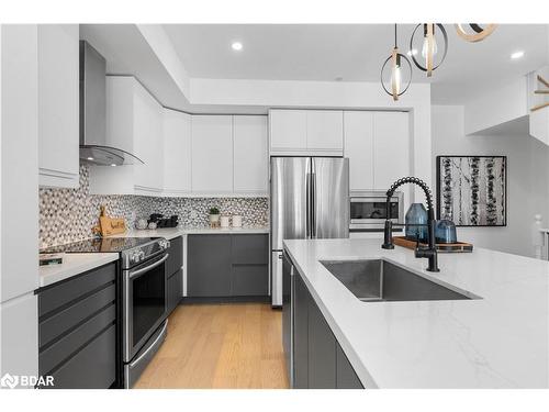 3047 Cascade Common, Oakville, ON - Indoor Photo Showing Kitchen With Stainless Steel Kitchen With Upgraded Kitchen