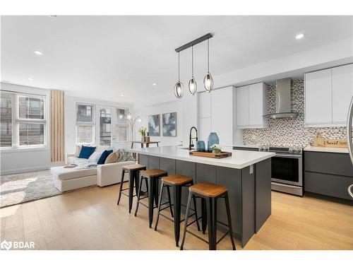 3047 Cascade Common, Oakville, ON - Indoor Photo Showing Kitchen With Upgraded Kitchen