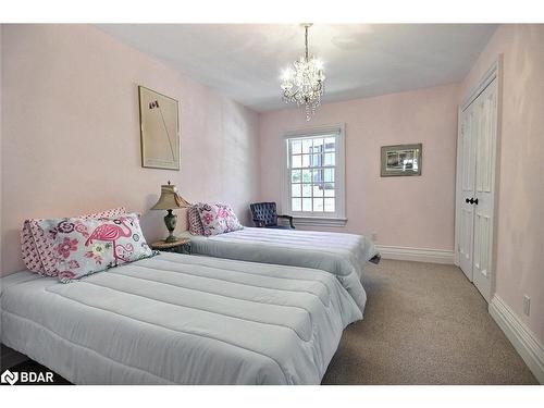 181 Peter Street N, Orillia, ON - Indoor Photo Showing Bedroom