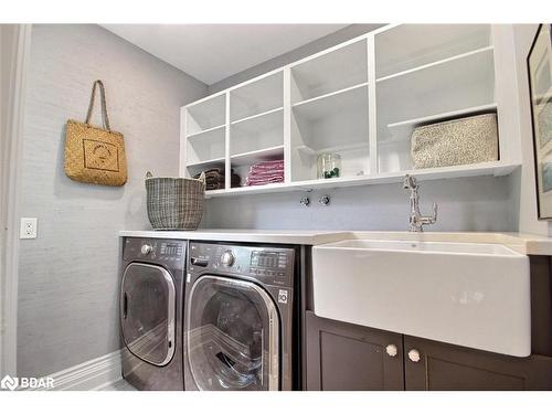 181 Peter Street N, Orillia, ON - Indoor Photo Showing Laundry Room