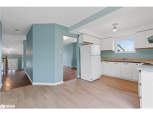 138 45Th Street N, Wasaga Beach, ON - Indoor Photo Showing Kitchen