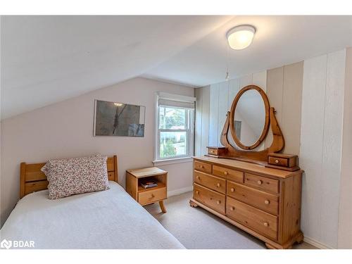 124 Albert Street, Collingwood, ON - Indoor Photo Showing Bedroom