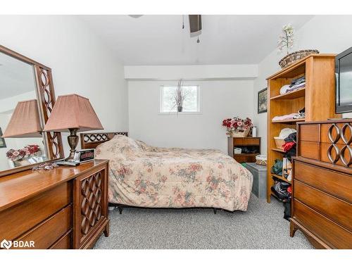 15 Bristow Court, Barrie, ON - Indoor Photo Showing Bedroom