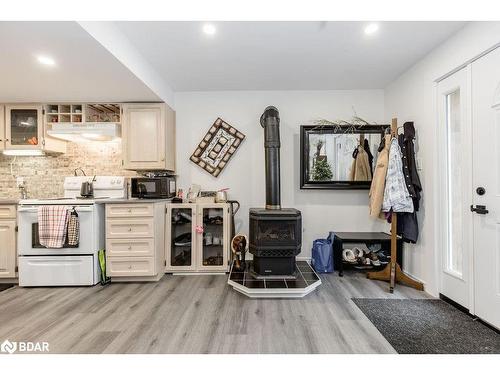 15 Bristow Court, Barrie, ON - Indoor Photo Showing Kitchen