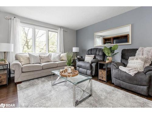 15 Bristow Court, Barrie, ON - Indoor Photo Showing Living Room