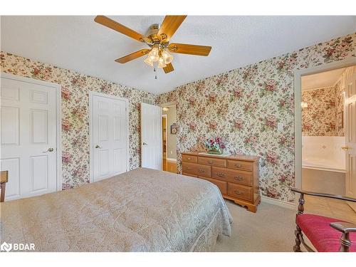 22 Huntington Drive, Barrie, ON - Indoor Photo Showing Bedroom