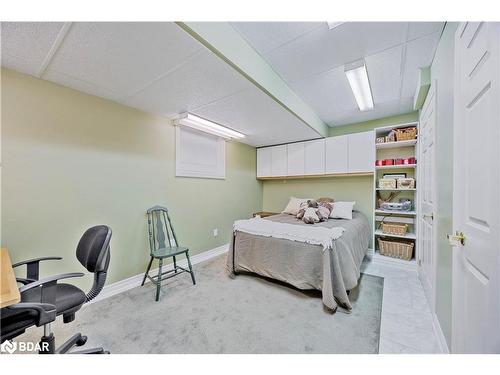 22 Huntington Drive, Barrie, ON - Indoor Photo Showing Bedroom