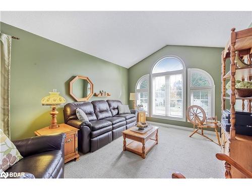 22 Huntington Drive, Barrie, ON - Indoor Photo Showing Living Room