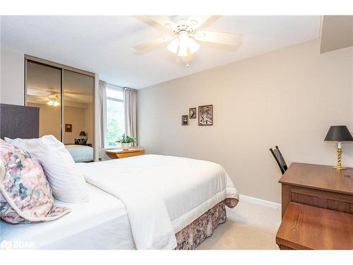 801-181 Collier Street, Barrie, ON - Indoor Photo Showing Bedroom