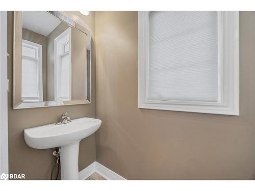 76 Forsyth Crescent Crescent, Barrie, ON - Indoor Photo Showing Bathroom