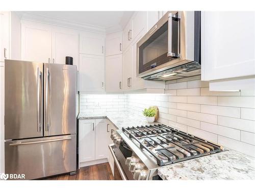 26 Natures Trail, Wasaga Beach, ON - Indoor Photo Showing Kitchen With Upgraded Kitchen