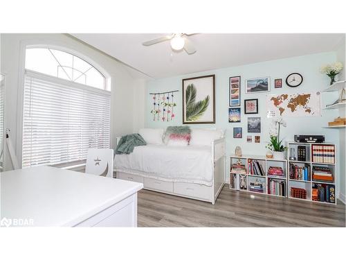 5 Regina Road, Barrie, ON - Indoor Photo Showing Bedroom