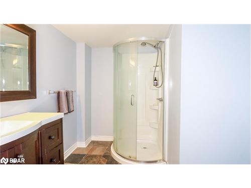 5 Regina Road, Barrie, ON - Indoor Photo Showing Bathroom