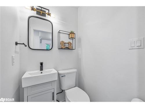 8 Frid Boulevard, Midhurst, ON - Indoor Photo Showing Bathroom