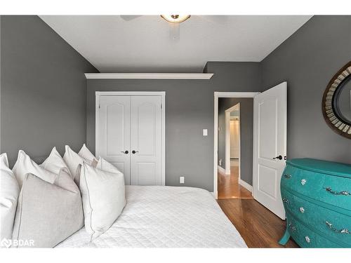 10 Deanna Drive, Wasaga Beach, ON - Indoor Photo Showing Bedroom