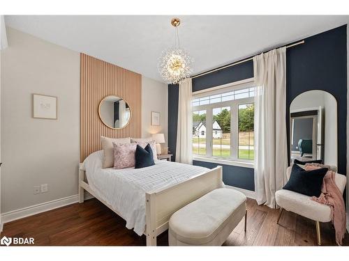 10 Deanna Drive, Wasaga Beach, ON - Indoor Photo Showing Bedroom