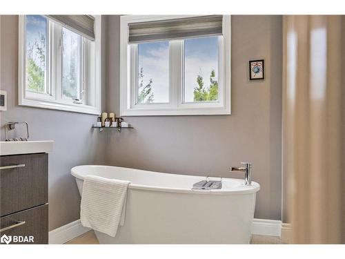 23 Pepin Court, Barrie, ON - Indoor Photo Showing Bathroom