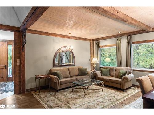 3686 Agnew Road, Severn, ON - Indoor Photo Showing Living Room