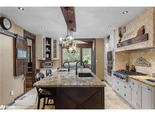 3686 Agnew Road, Severn, ON - Indoor Photo Showing Kitchen With Upgraded Kitchen