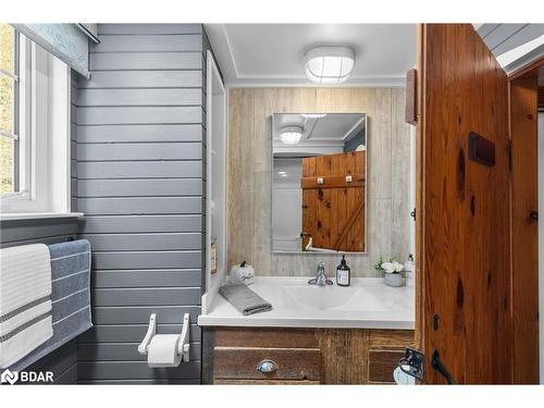 3686 Agnew Road, Severn, ON - Indoor Photo Showing Bathroom