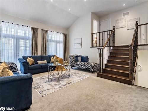 223 Thompson Road, Caledonia, ON - Indoor Photo Showing Living Room