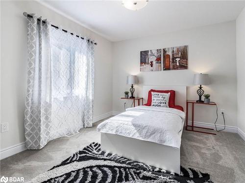 223 Thompson Road, Caledonia, ON - Indoor Photo Showing Bedroom