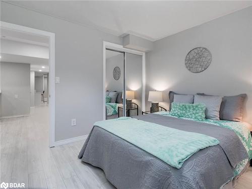 223 Thompson Road, Caledonia, ON - Indoor Photo Showing Bedroom