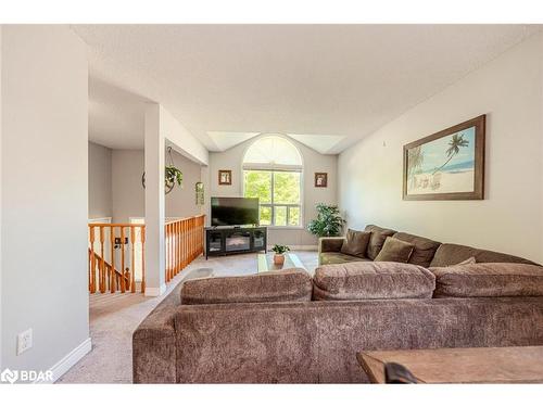 3 Donald Crescent, Wasaga Beach, ON - Indoor Photo Showing Living Room