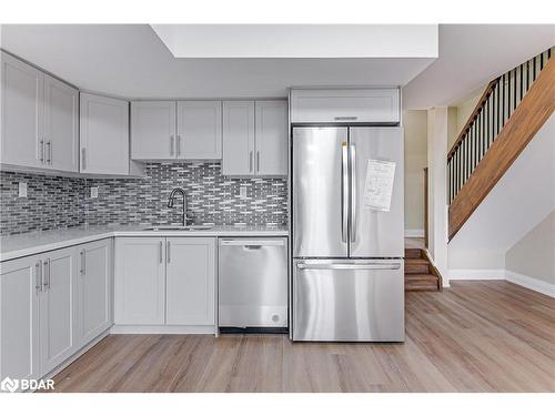 6-98 Peel Street, Barrie, ON - Indoor Photo Showing Kitchen With Stainless Steel Kitchen