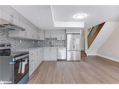 6-98 Peel Street, Barrie, ON - Indoor Photo Showing Kitchen With Stainless Steel Kitchen With Upgraded Kitchen