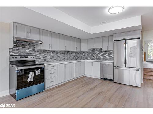 6-98 Peel Street, Barrie, ON - Indoor Photo Showing Kitchen With Stainless Steel Kitchen With Upgraded Kitchen