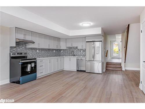 6-98 Peel Street, Barrie, ON - Indoor Photo Showing Kitchen With Stainless Steel Kitchen With Upgraded Kitchen