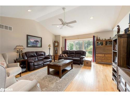 102554 Road 49 Road, West Grey, ON - Indoor Photo Showing Living Room