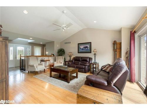 102554 Road 49 Road, West Grey, ON - Indoor Photo Showing Living Room