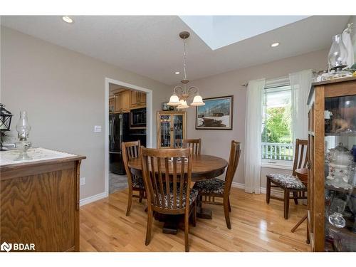 102554 Road 49 Road, West Grey, ON - Indoor Photo Showing Dining Room