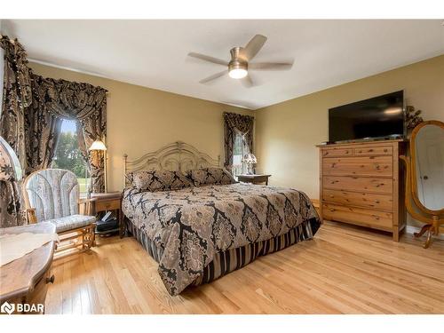 102554 Road 49 Road, West Grey, ON - Indoor Photo Showing Bedroom